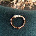 Bague en nacre blanche et or laminé rose 14K, bijou artisanal fait main, Berkana Bijoux