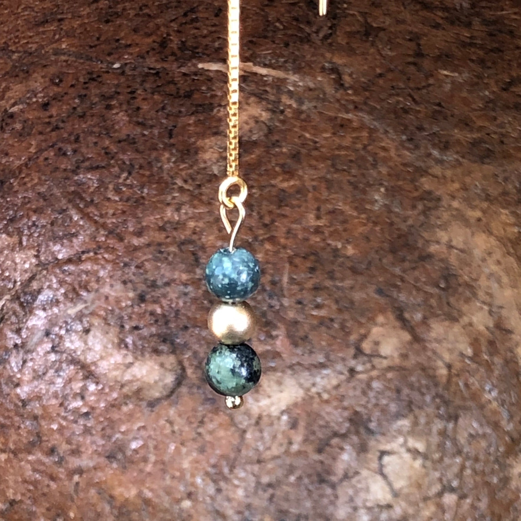 Boucle d'oreille Gaïa - Jaspe vert - Ancrage - 3 perles