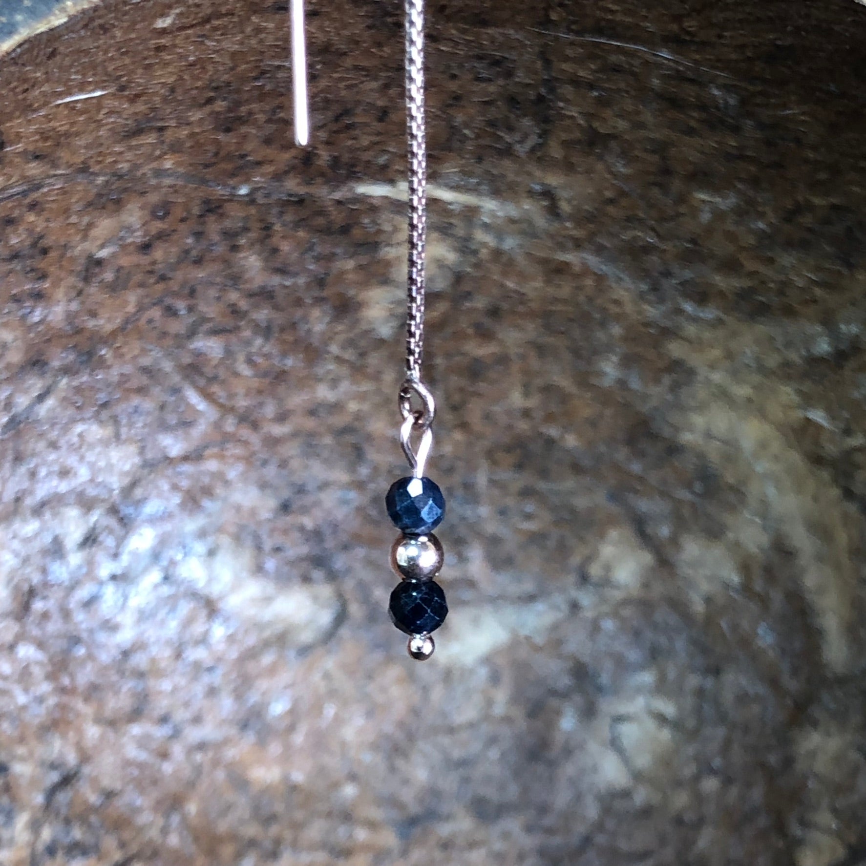 Boucle d'oreille Héra - Saphir - Loyauté - 3 perles