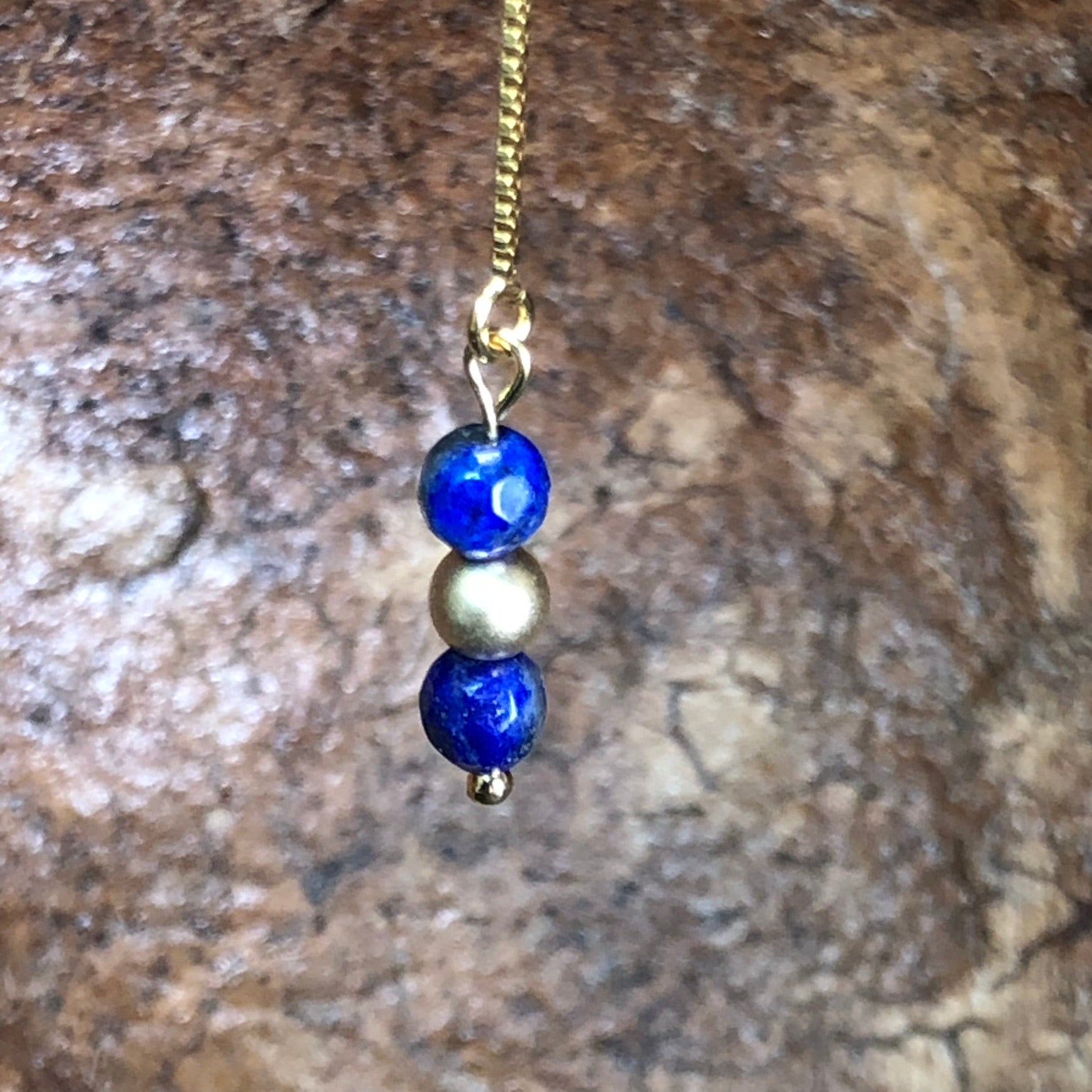 Boucle d'oreille Isis - Lapis-lazuli - Conscience - 3 perles