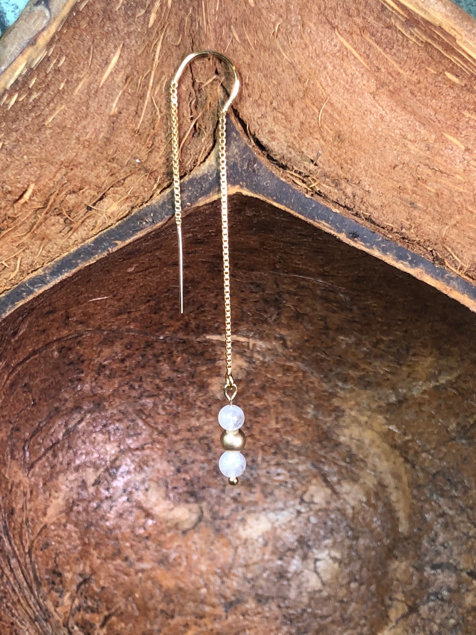 Boucle d’oreille Séléné - Pierre de lune - Féminité - 3 perles