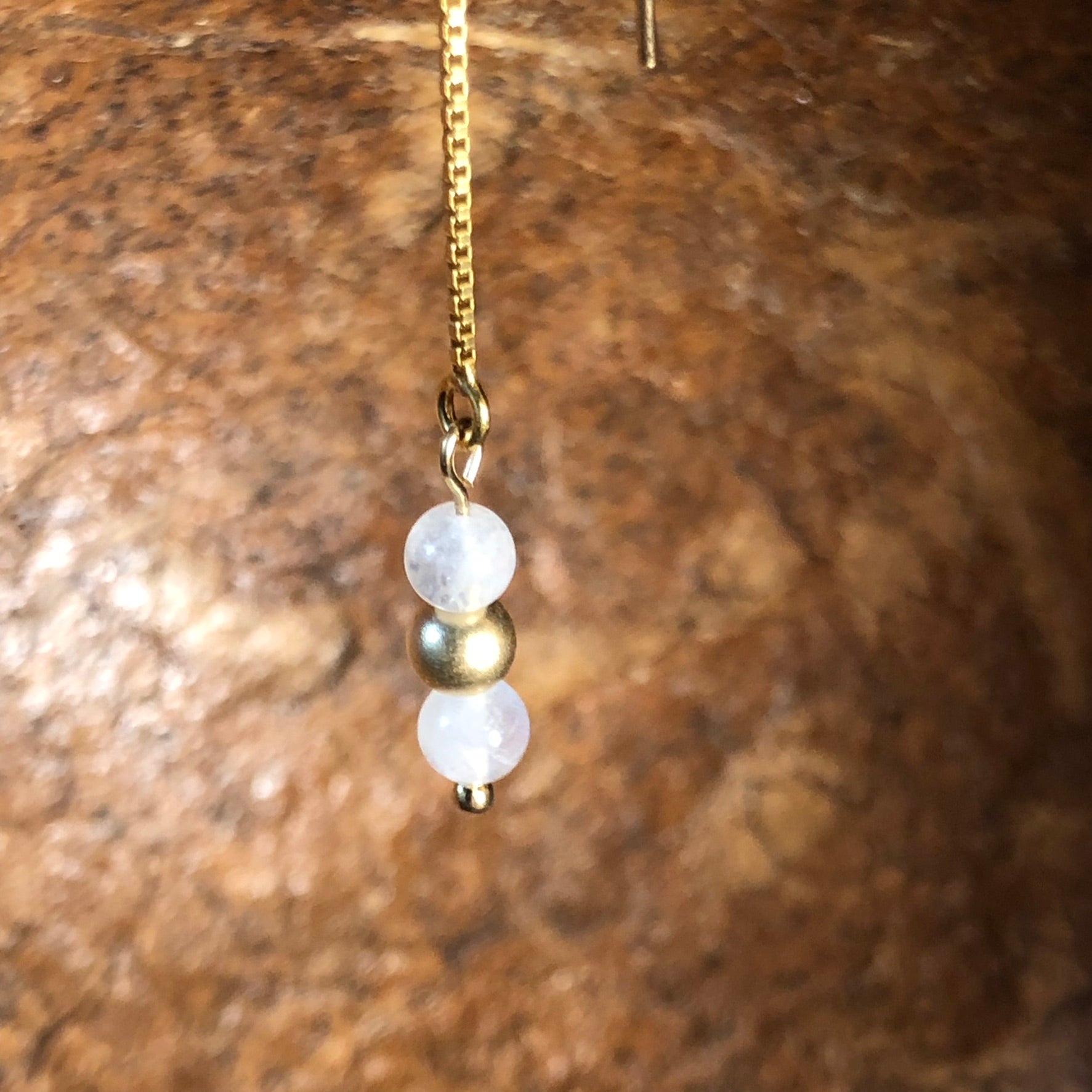 Boucle d’oreille Séléné - Pierre de lune - Féminité - 3 perles