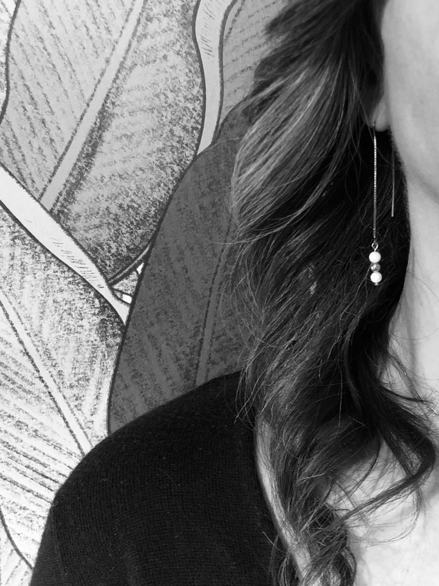 Boucle d'oreille 3 perles Collections Déesses photo noir et blanc, bijou artisanal Berkana Bijoux