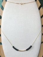 Collier pierre de lave noire, bijou artisanal fait main